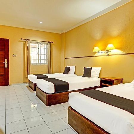 Collection O 91081 New Arena Hotel Kuta Lombok Exterior foto