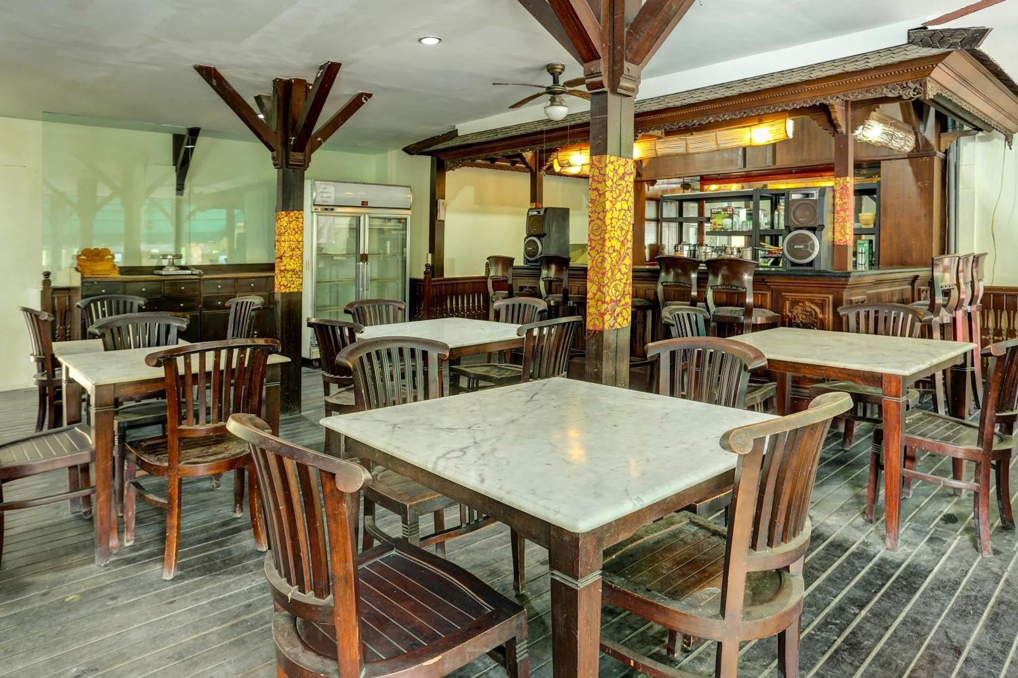 Collection O 91081 New Arena Hotel Kuta Lombok Exterior foto