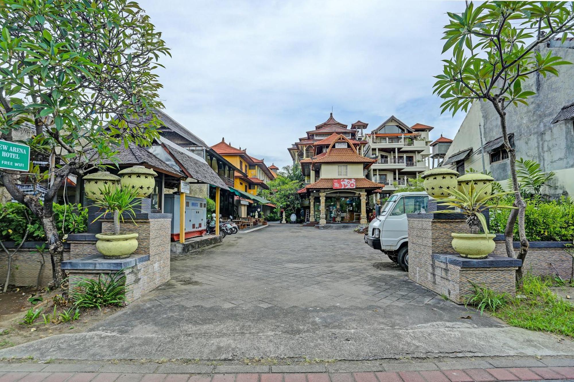 Collection O 91081 New Arena Hotel Kuta Lombok Exterior foto